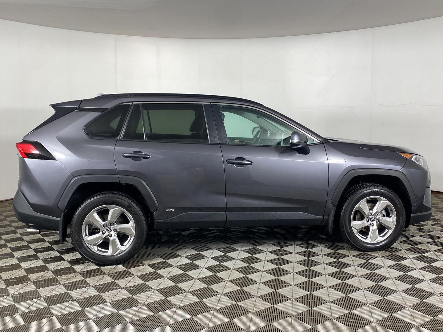 Certified Used 2021 Magnetic Gray Metallic Toyota XLE Premium image 7