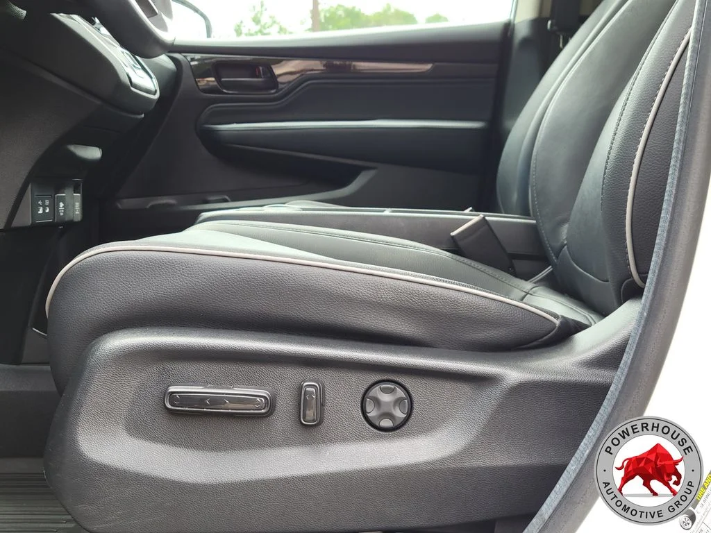 Used 2025 White Honda Touring image 26