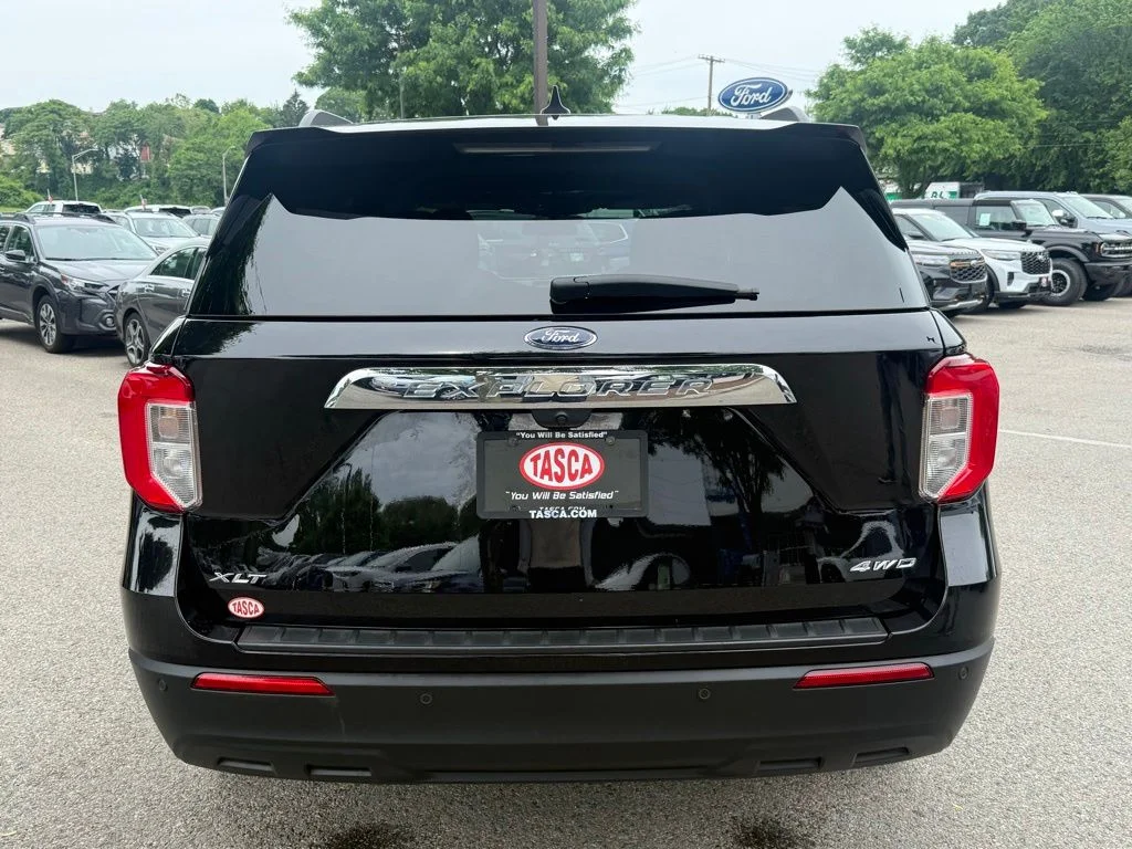Used 2023 Black Ford XLT image 9