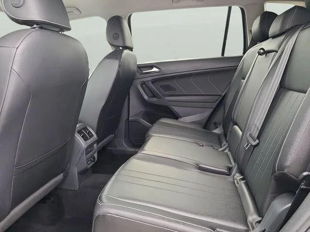 Used 2024 Gray Volkswagen SE image 9