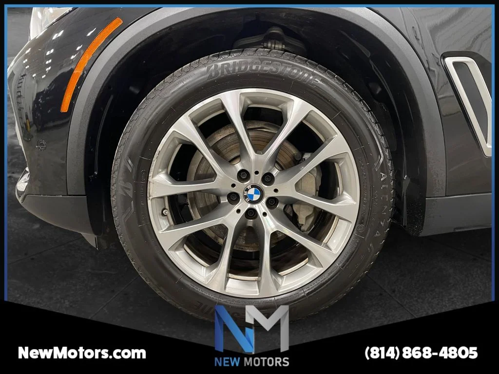 Used 2021 Black Sapphire Metallic BMW xDrive40i image 14
