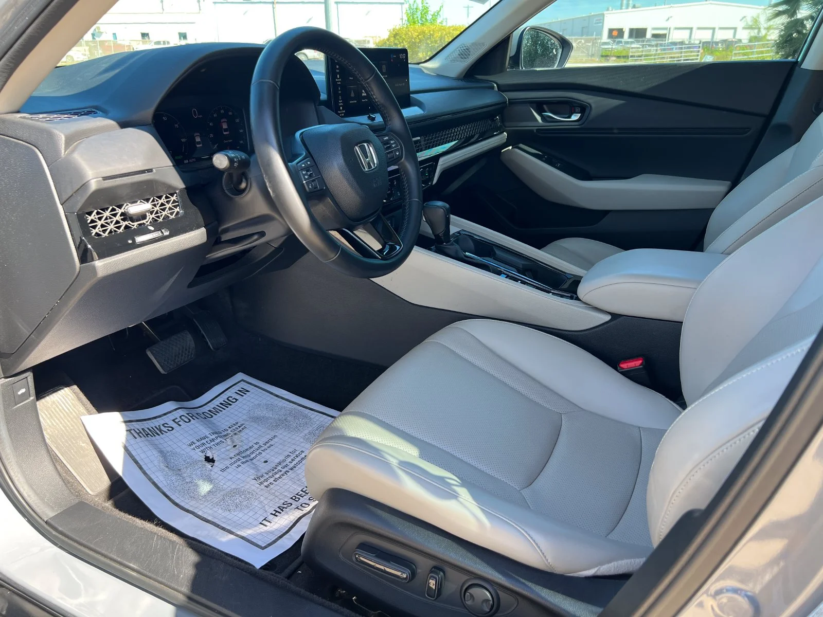 Used 2025  Honda EX-L image 17
