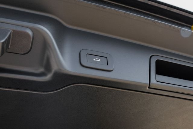 New 2026 Carpathian Grey Land Rover S image 64