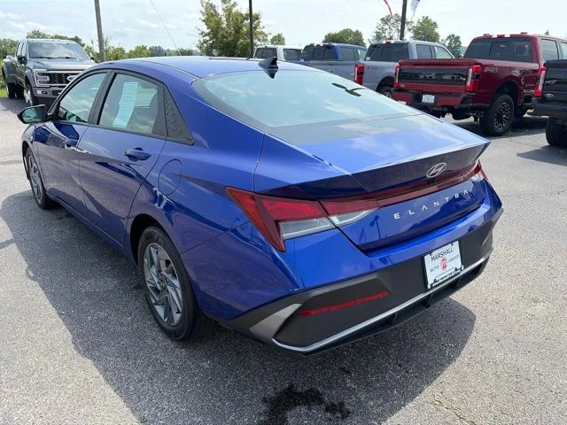 Used 2024 Blue Hyundai SEL image 8
