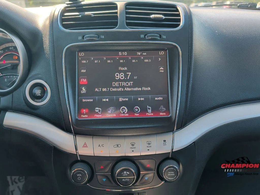 Used 2014 White Dodge R/T image 23
