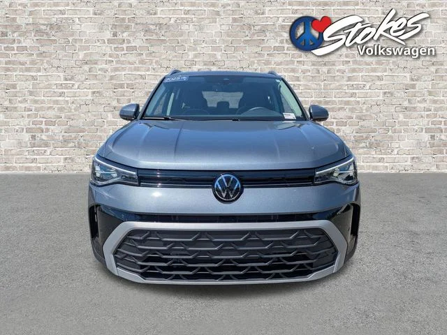 Used 2025 Gray Volkswagen 1.5T SE image 9