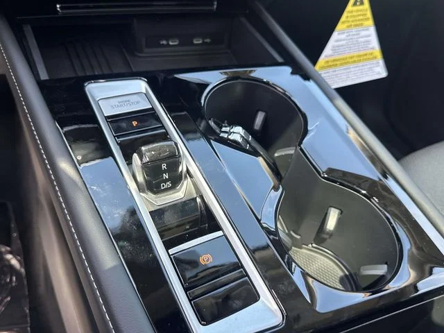 New 2026 Black Volkswagen 2.0T SE w/Technology image 24