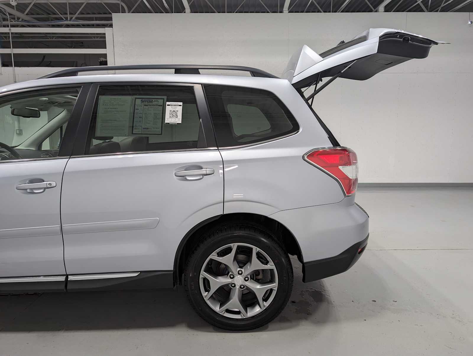 Used 2016 Ice Silver Metallic Subaru 2.5i Touring image 11