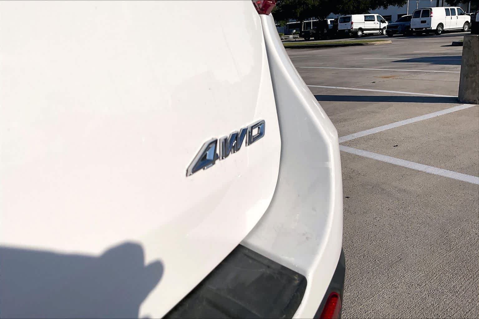 Used 2024 Oxford White Ford XLT image 10