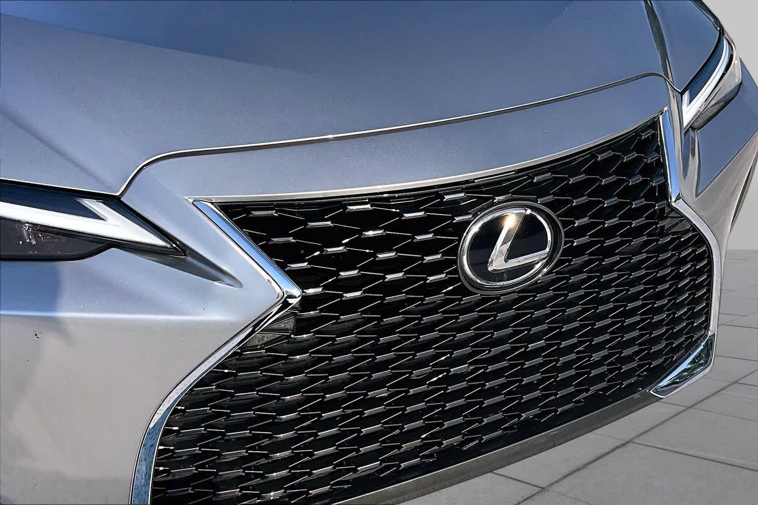 Used 2021 Atomic Silver Lexus  image 56