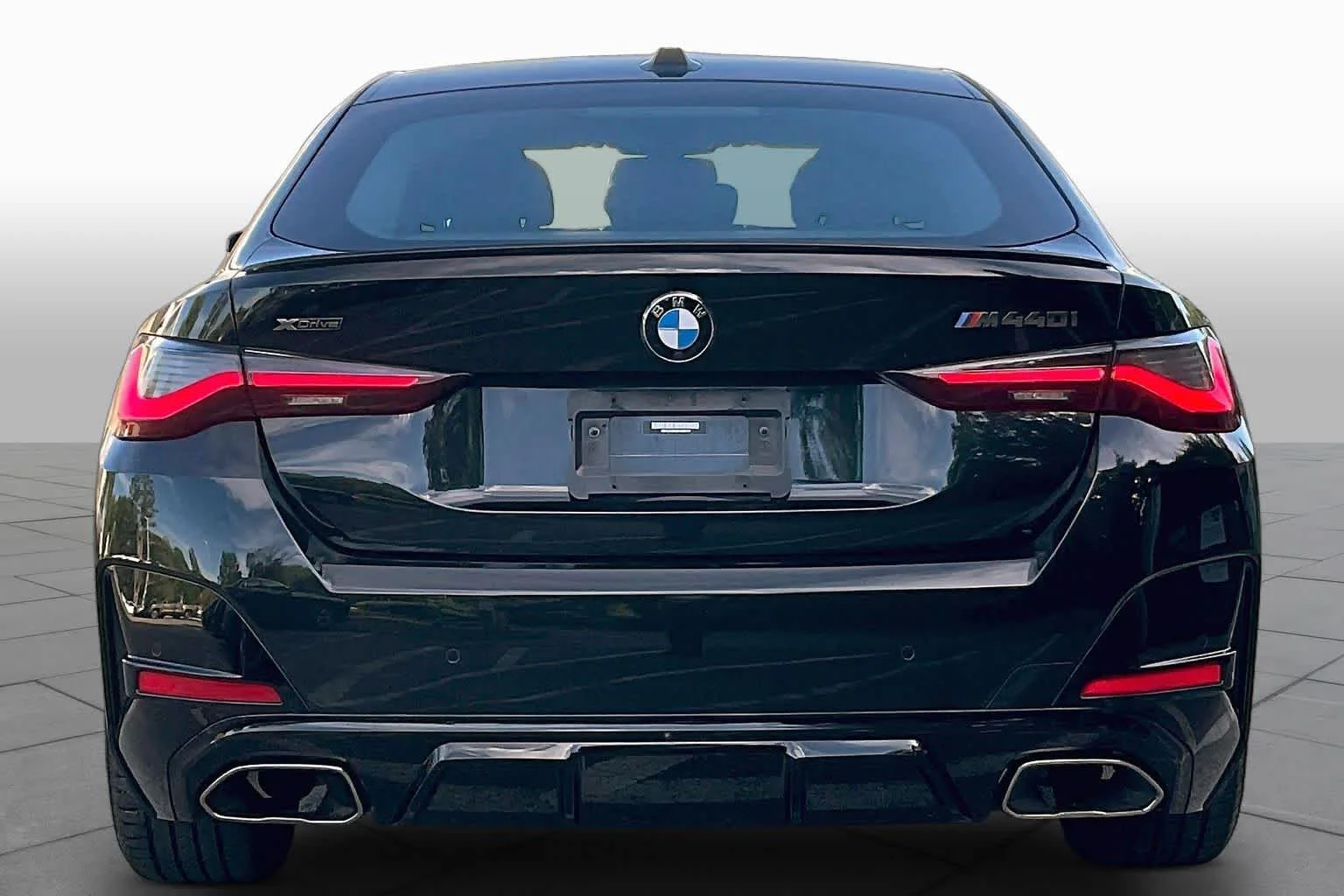 Used 2022 Black Sapphire Metallic BMW M440i xDrive image 4