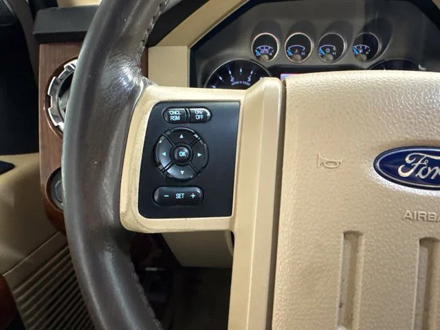 Used 2016 White Ford King Ranch image 26