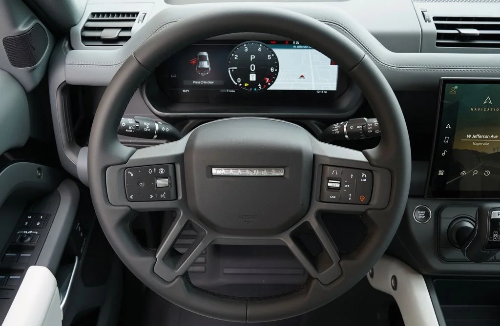 Used 2026 Black Land Rover X-Dynamic SE image 16