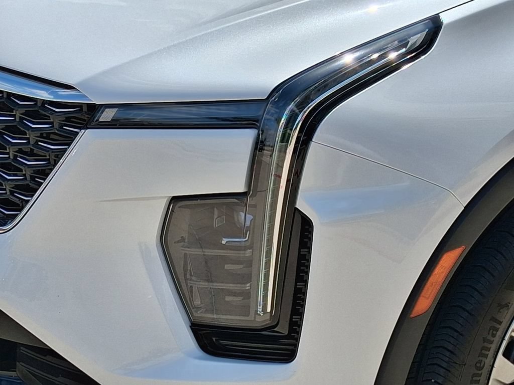Used 2025 Crystal White Tricoat Cadillac Premium Luxury image 7