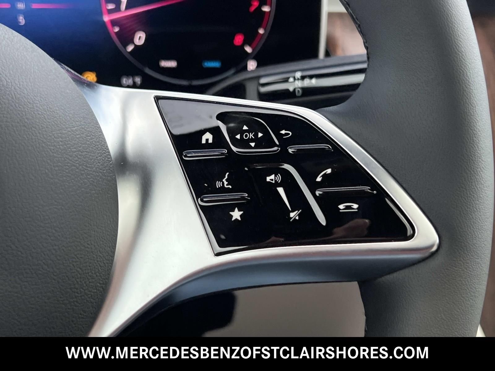 New 2026 Polar White Mercedes-Benz GLC 300 image 27