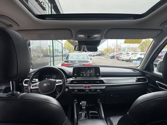Used 2020 Gray Kia S image 12