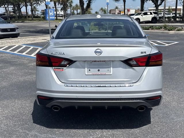Used 2021 Silver Nissan 2.5 SR image 5