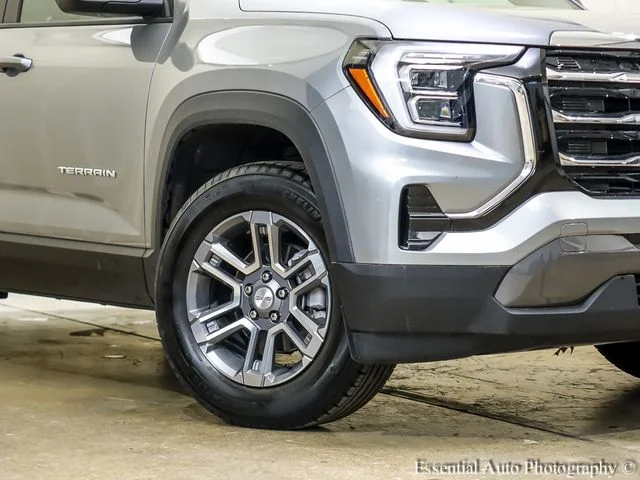 Used 2026 Silver GMC Elevation image 4
