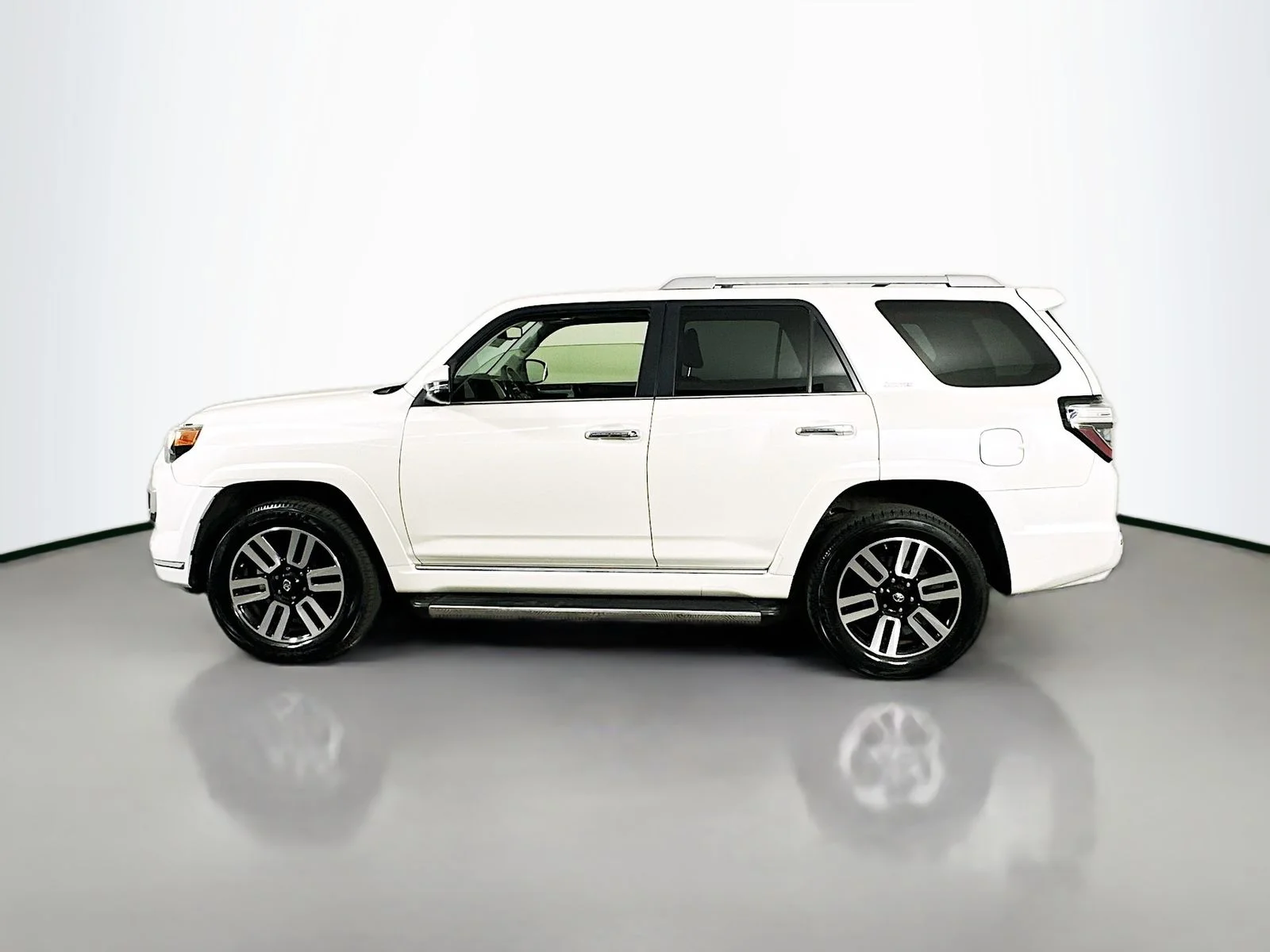Used 2016 Blizzard Pearl Toyota Limited image 5