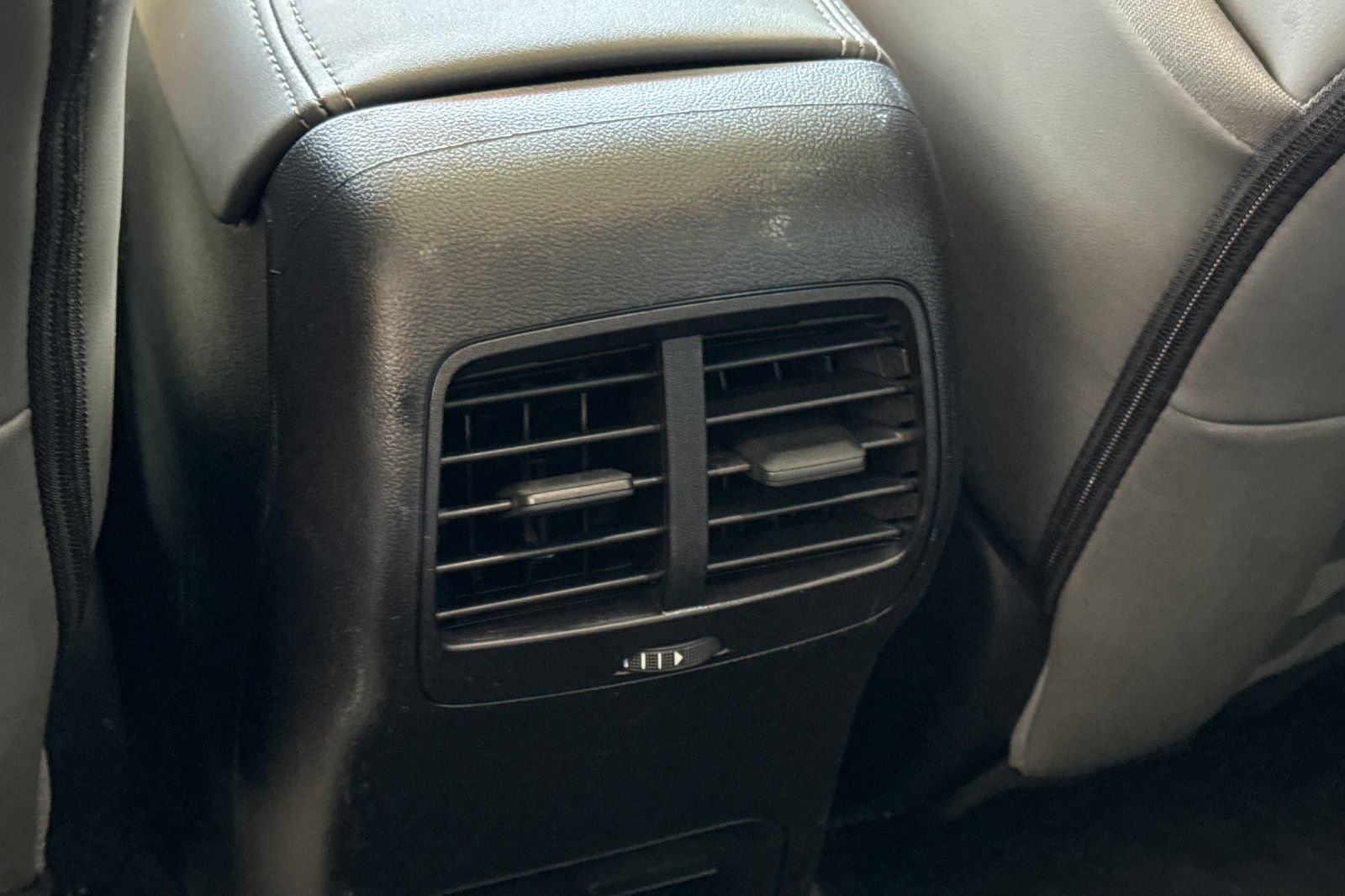 Used 2025 White Ford Badlands image 16