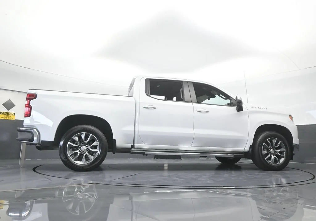 Used 2023 Summit White Chevrolet LT image 59