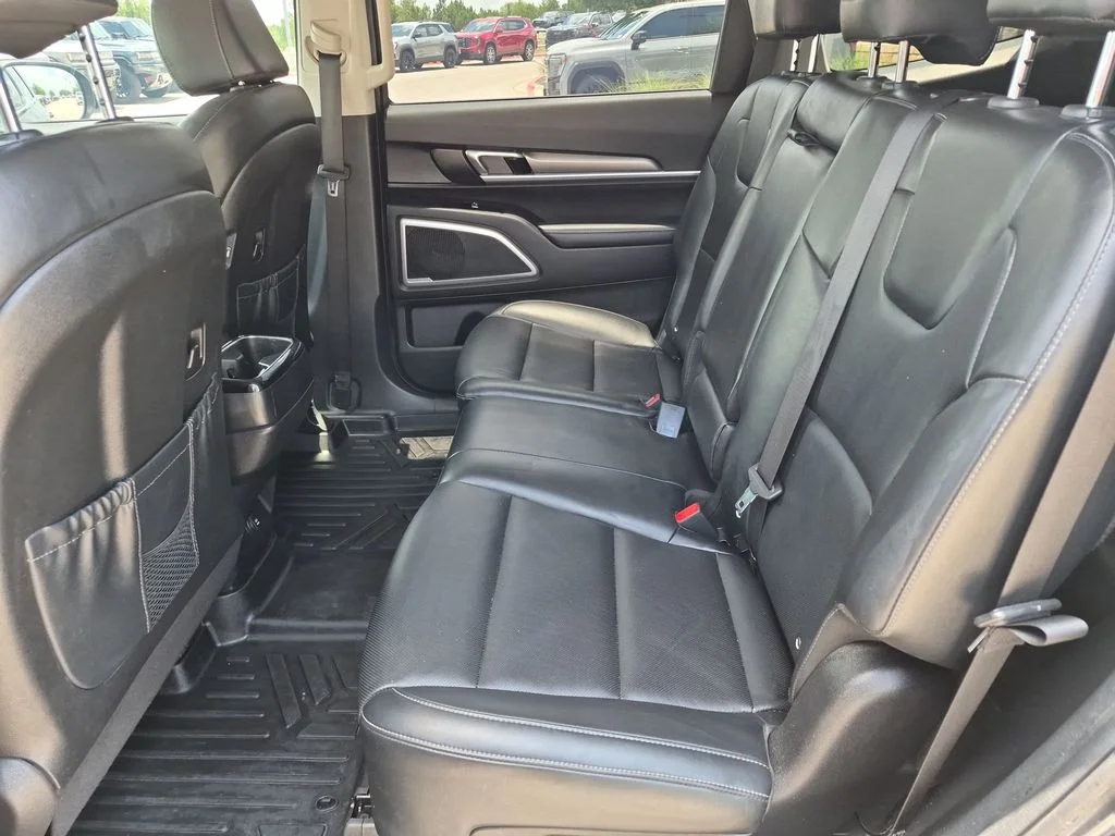 Used 2022 Gray Kia LX image 31