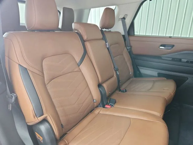Used 2025 Silver Nissan Platinum image 51