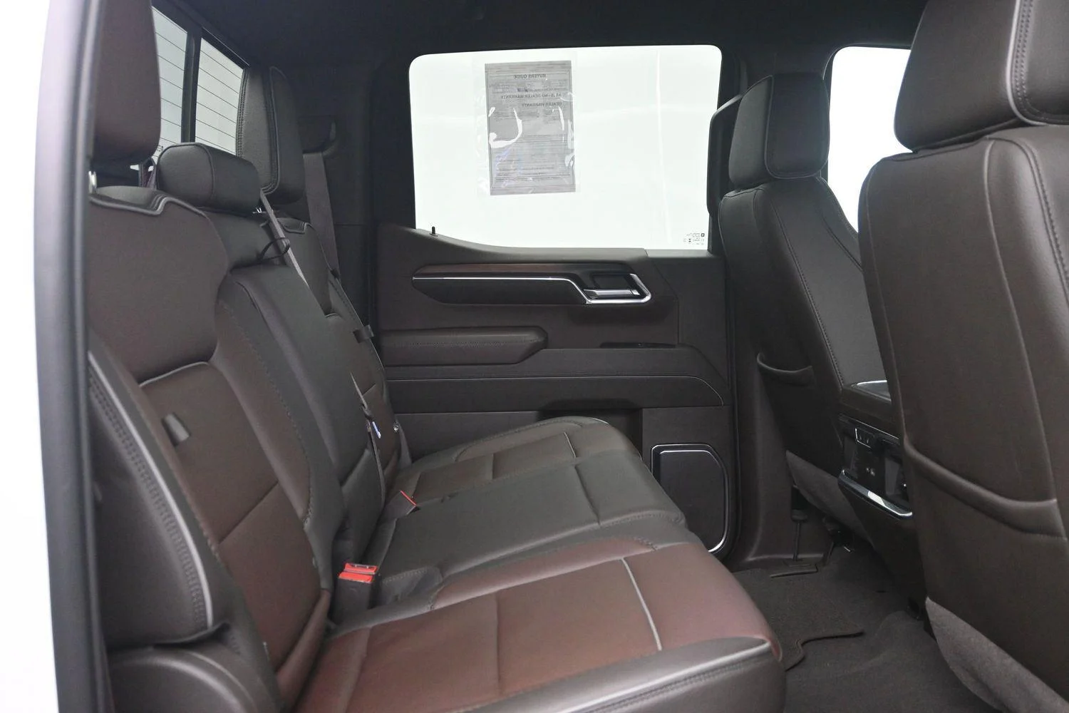 Used 2024 White Frost Tricoat GMC Denali image 15
