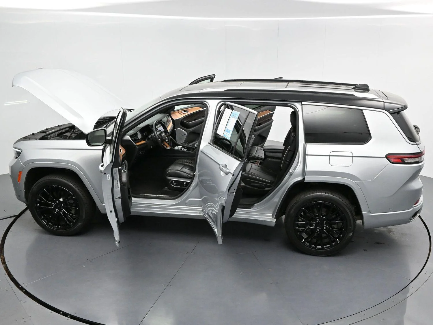 Used 2023 Silver Zynith Jeep Summit Reserve image 39
