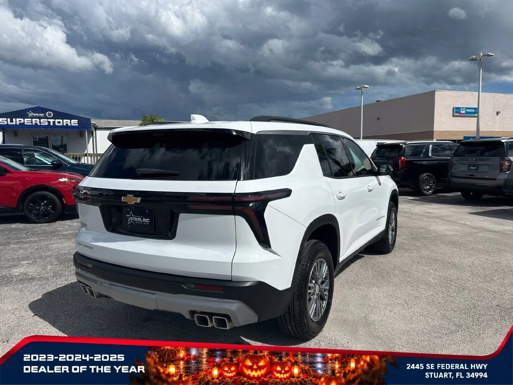 Used 2026 Summit White Chevrolet LT image 5