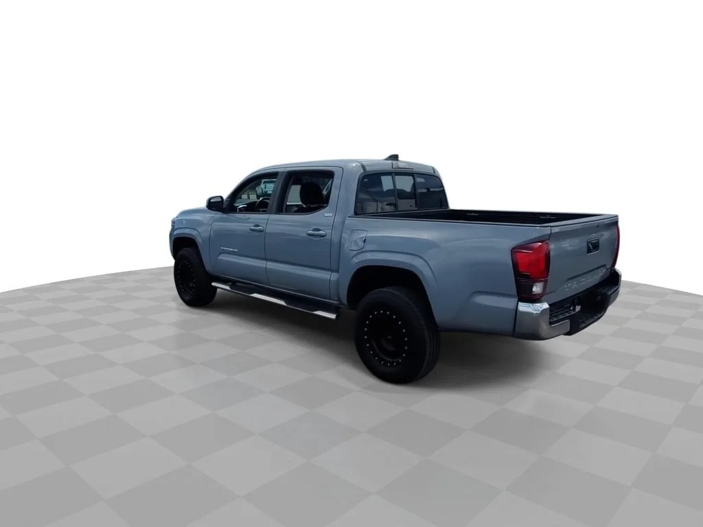 Used 2020 Gray Toyota SR5 image 6