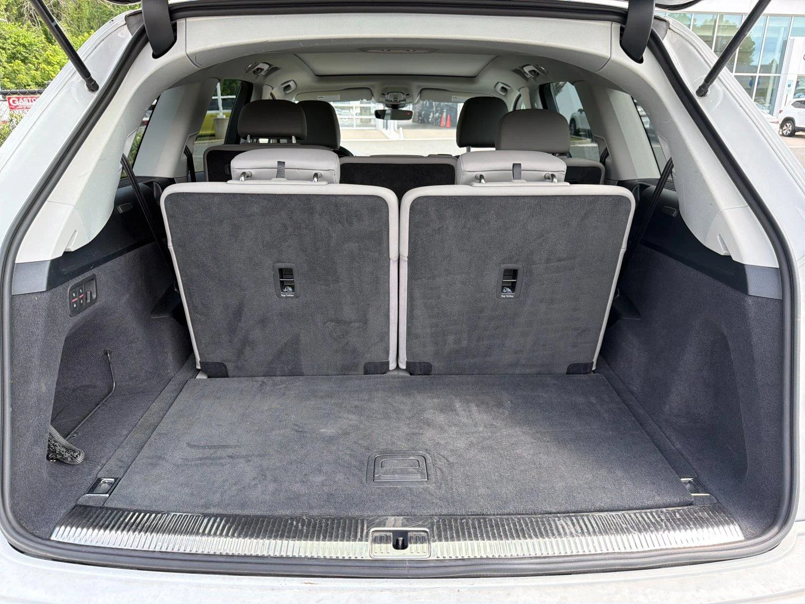 Used 2024  Audi Premium Plus image 35