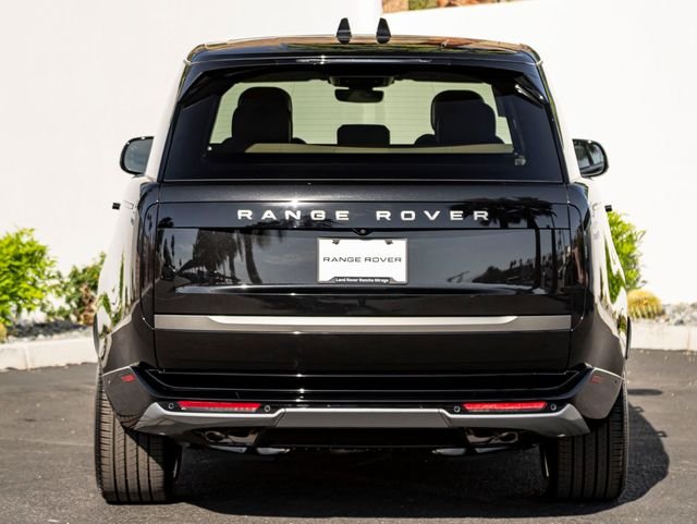 New 2026 Santorini Black Land Rover SE image 8