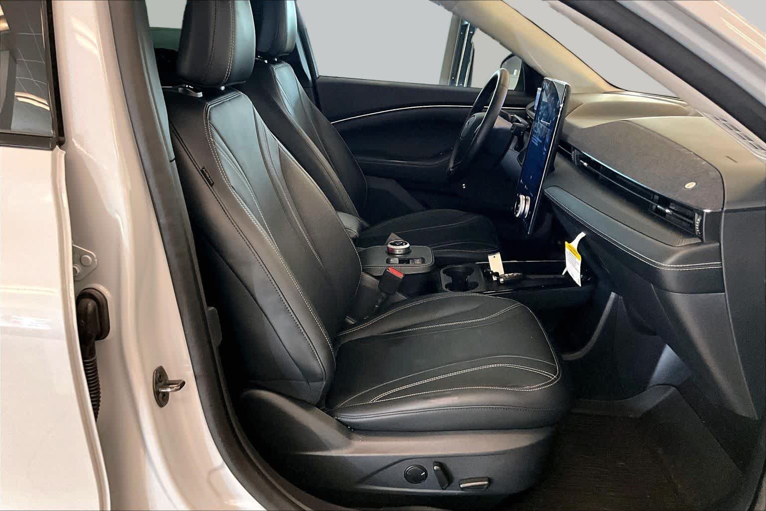 Used 2023 Space White Metallic Ford Premium image 8