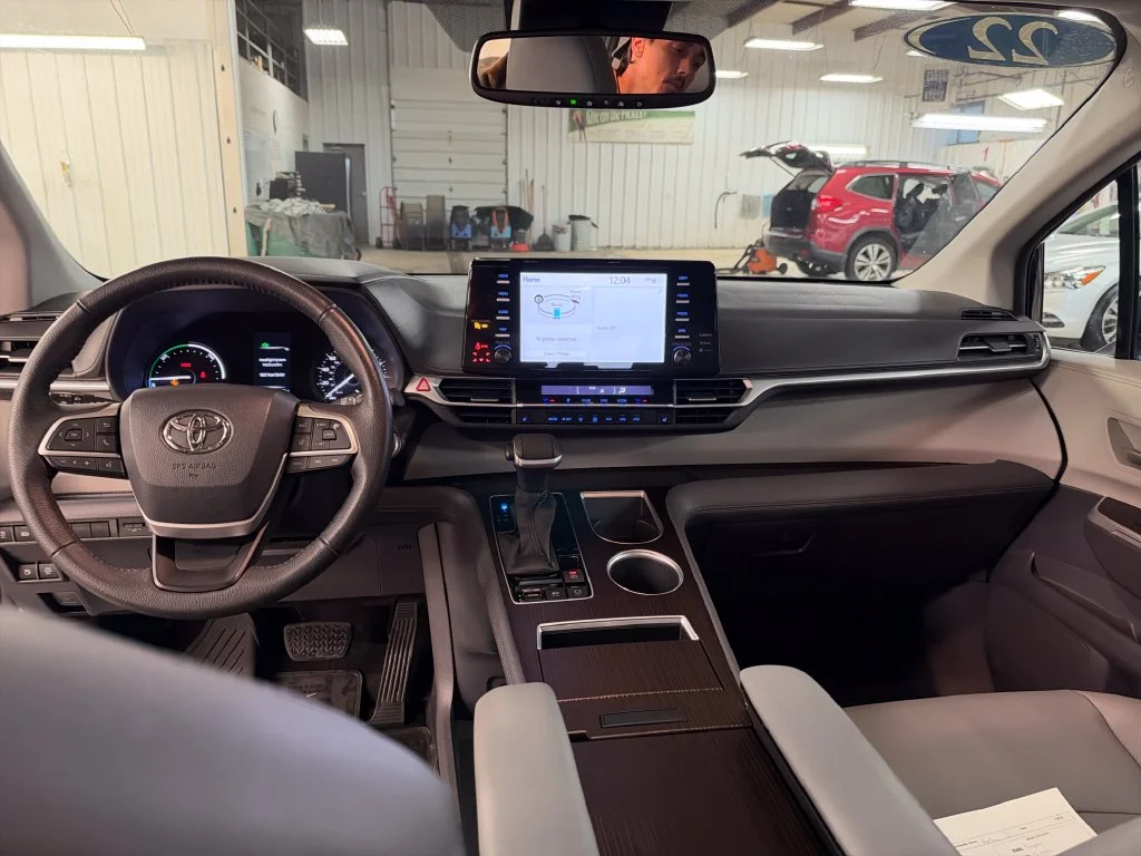 Certified Used 2022  Toyota XLE image 17