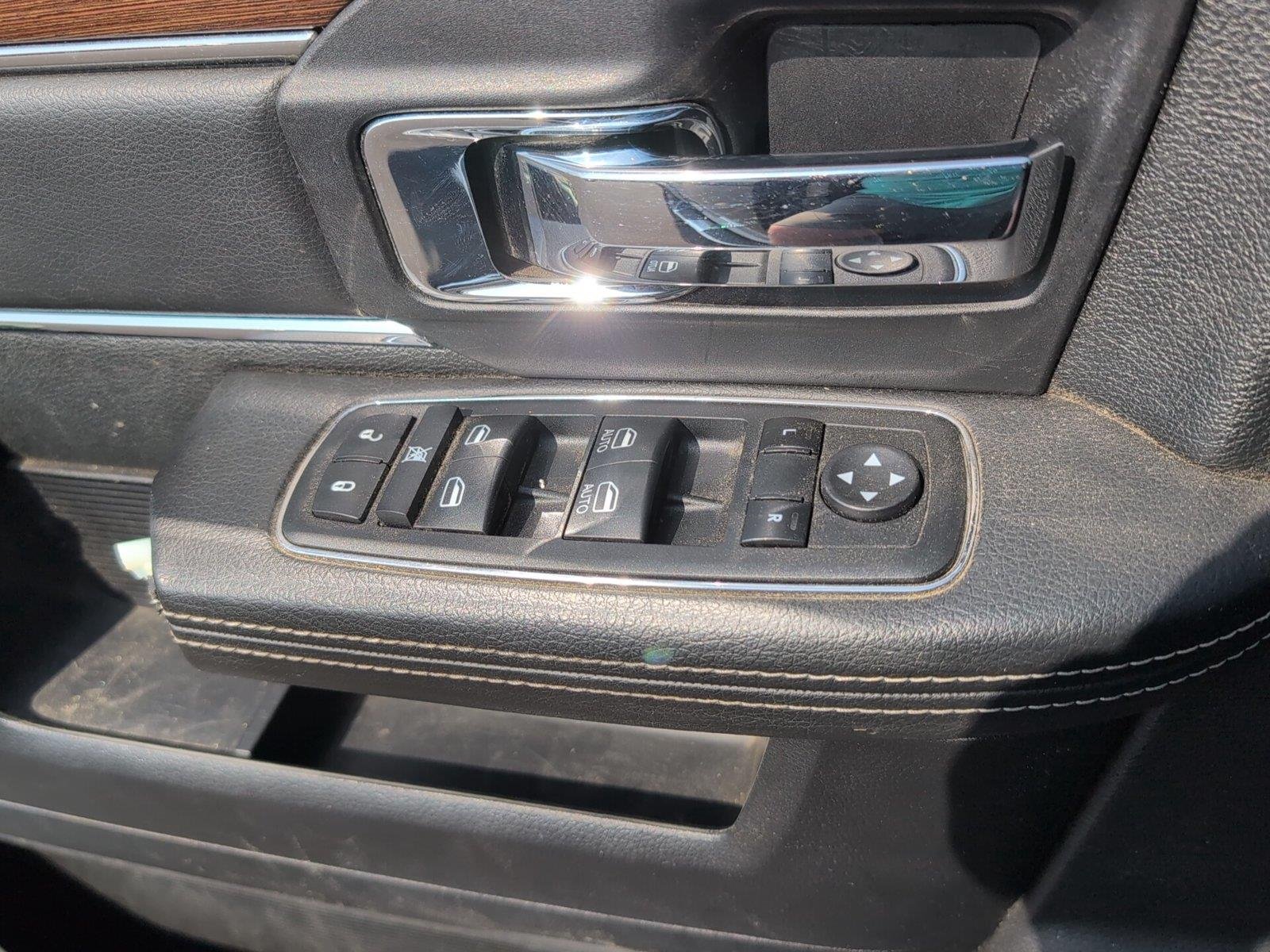 Used 2014 Bright White Clearcoat Ram Laramie image 16