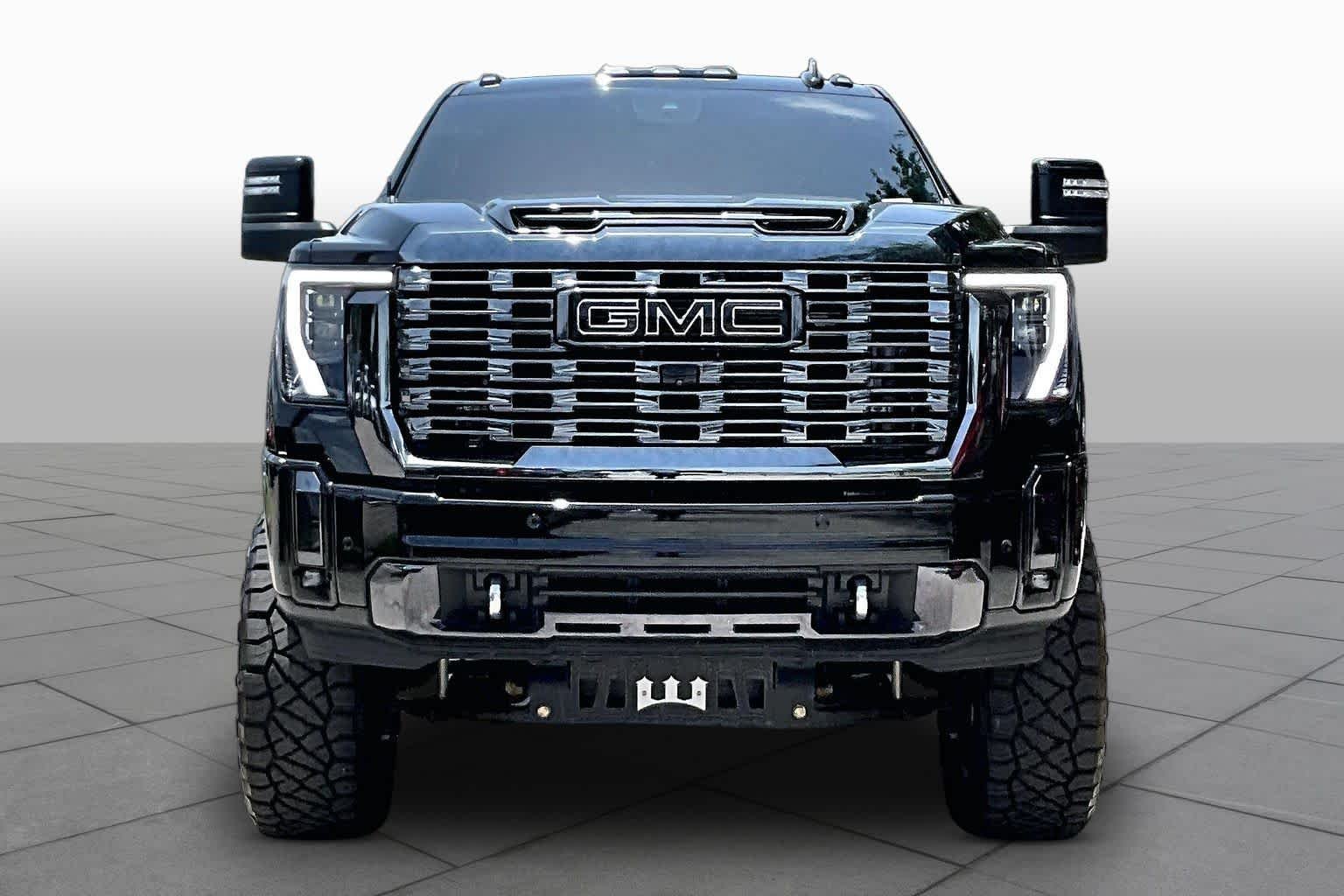 Used 2024 Onyx Black GMC Denali Ultimate image 4