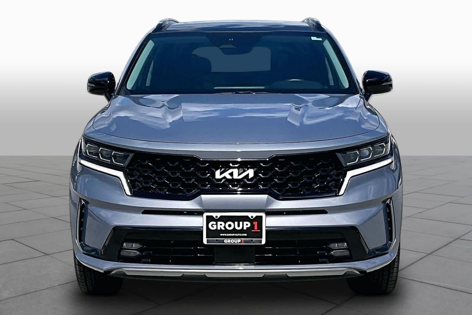 Used 2023 Everlasting Silver Kia SX image 4