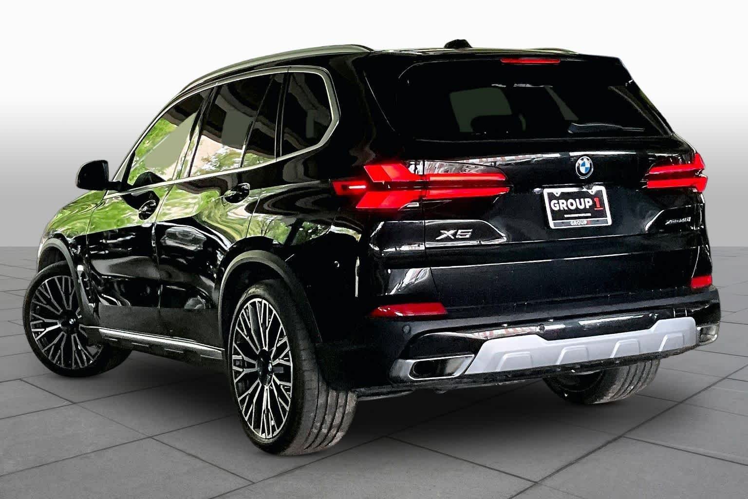 Used 2024 Black Sapphire Metallic BMW xDrive40i image 11