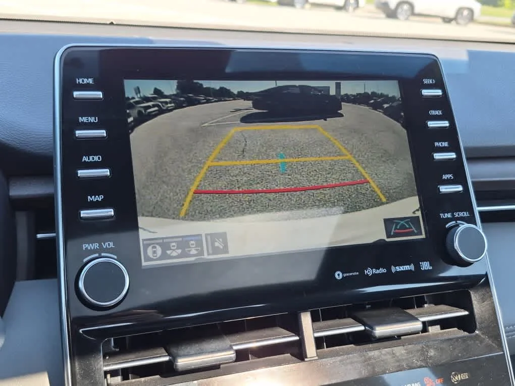Used 2019 Wind Chill Pearl Toyota Limited image 15