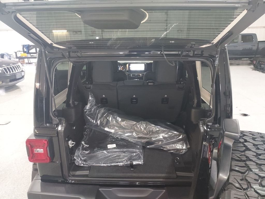 2026 Jeep Wrangler 4-Door Rubicon - Photo 28