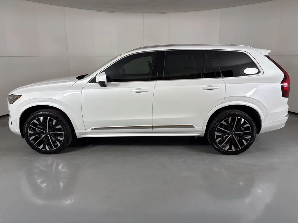 New 2026 White Volvo B6 Plus 7-Seater image 5
