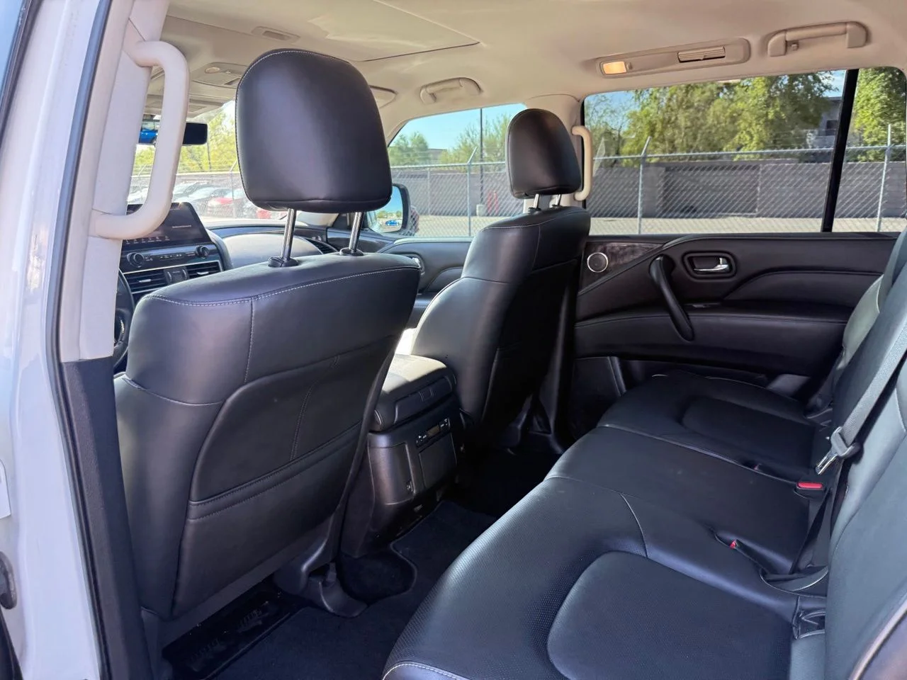 Used 2022 Moonstone White INFINITI Luxe image 9