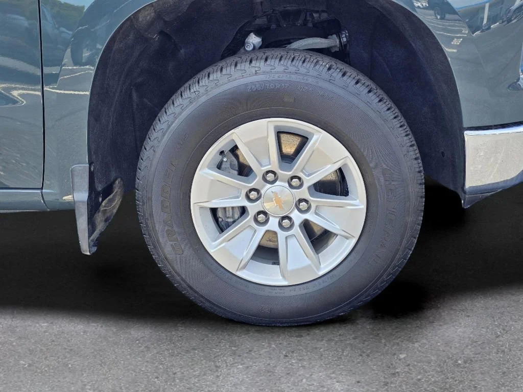 Used 2025 Cypress Gray Chevrolet LT image 6