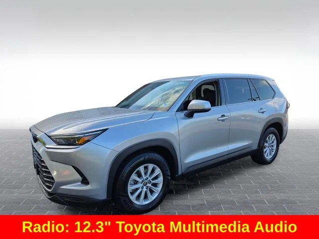 Used 2025 Silver Toyota XLE image 4