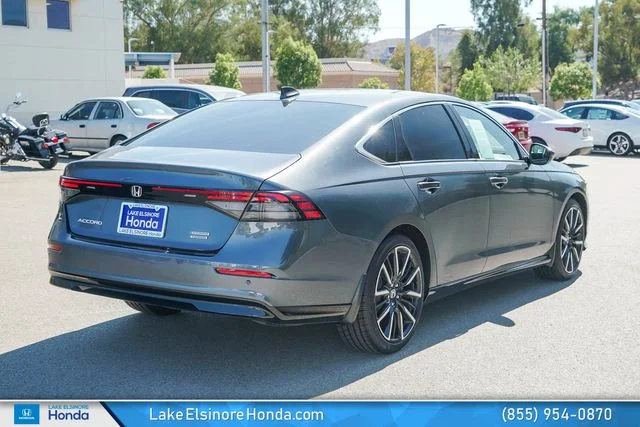 Used 2025 Meteorite Gray Metallic Honda Touring image 9