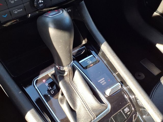 Used 2022 Silver Jeep Limited image 21