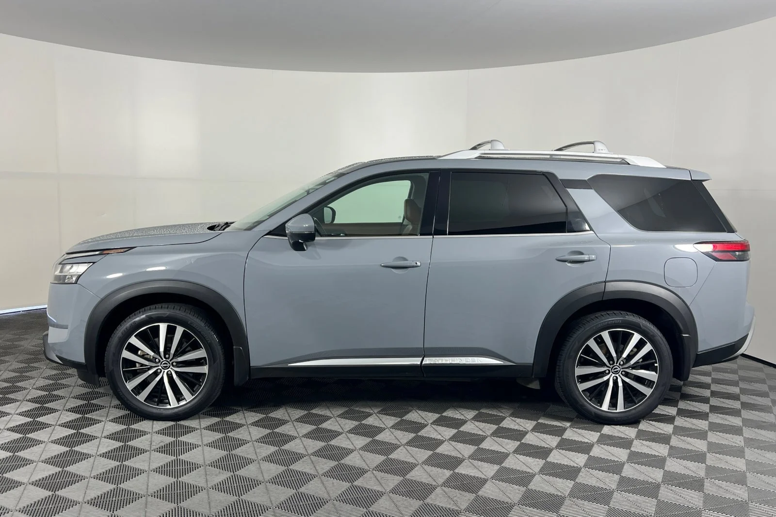 Used 2024 Boulder Gray Pearl Nissan Platinum image 6