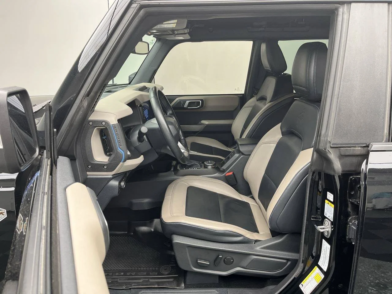 Used 2023 Black Ford Wildtrak image 3