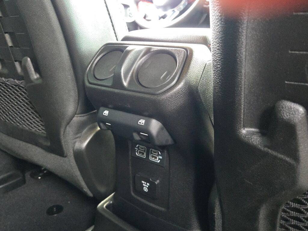 Used 2019 White Jeep Rubicon 4x4 image 11